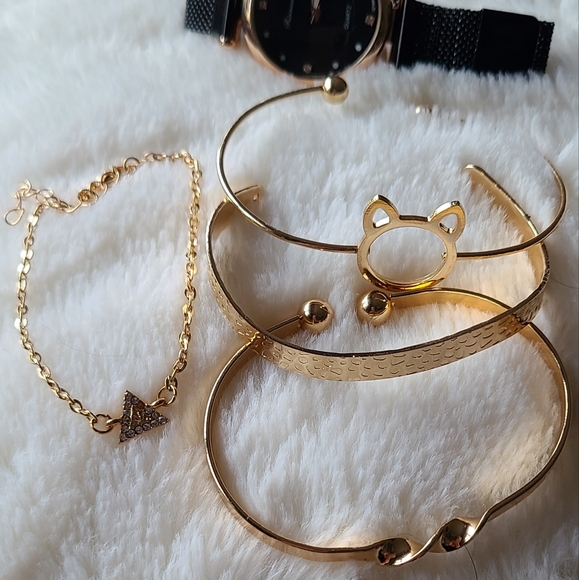 NWOT Rinnandy Quartz Watch and Bracelet Set - Picture 4 of 4